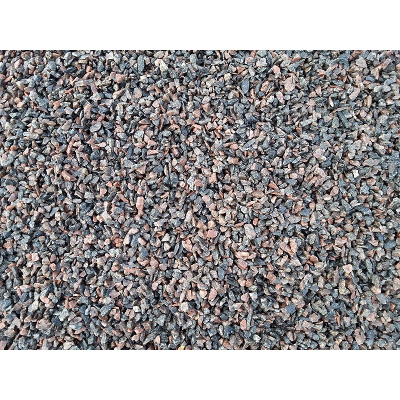 Гранитная крошка на производственной площадке